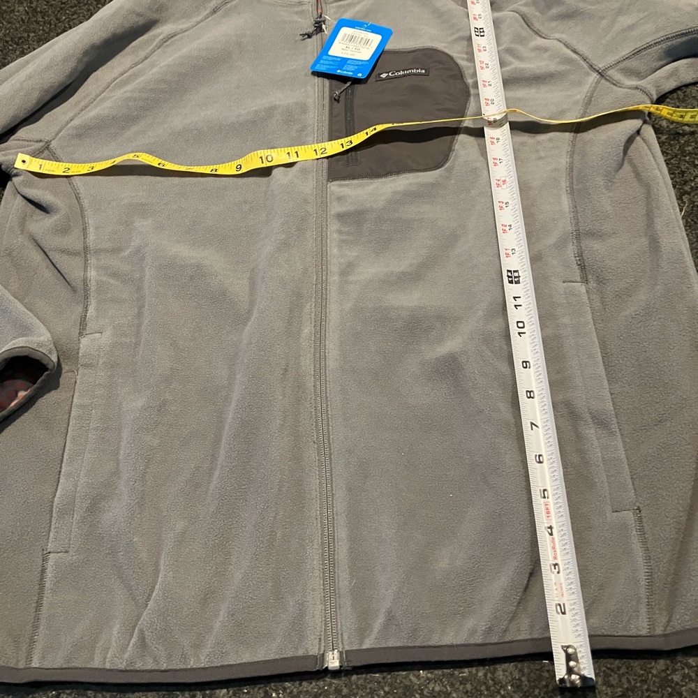 Columbia Men's Light Gray Fleece Jacket